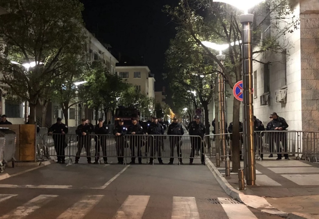 Podgorica: Policija ispred zgrade vlade